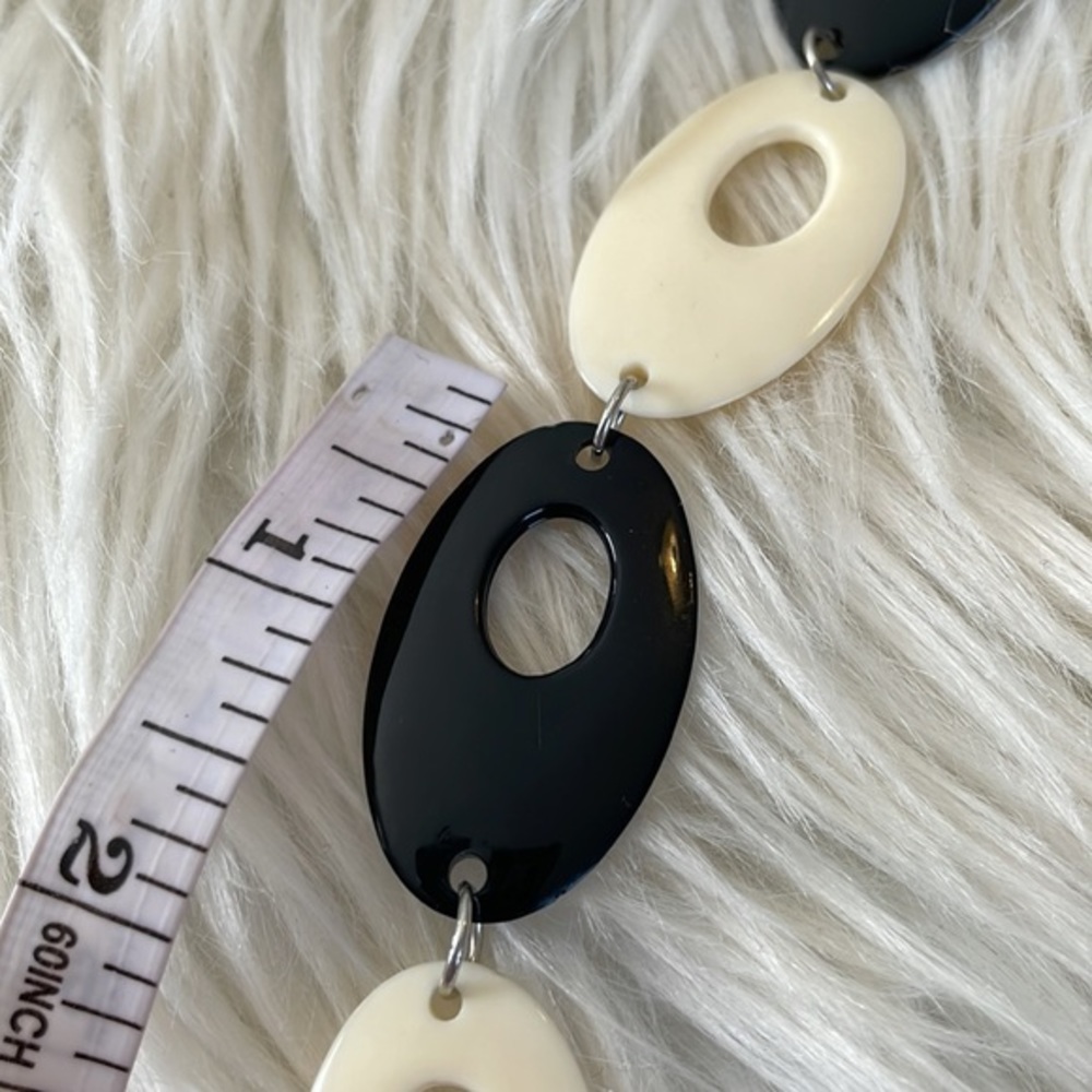 Black and white yin & Yang play dress up statement round beads plastic necklace - Picture 14 of 17